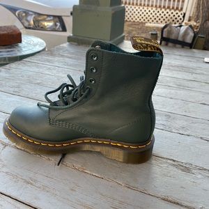 Green Dr. Martens Sz 6
